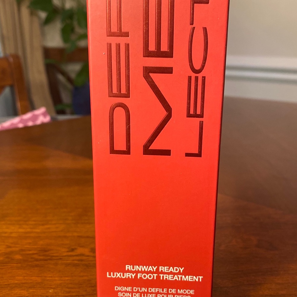 Foot moisturizing cream